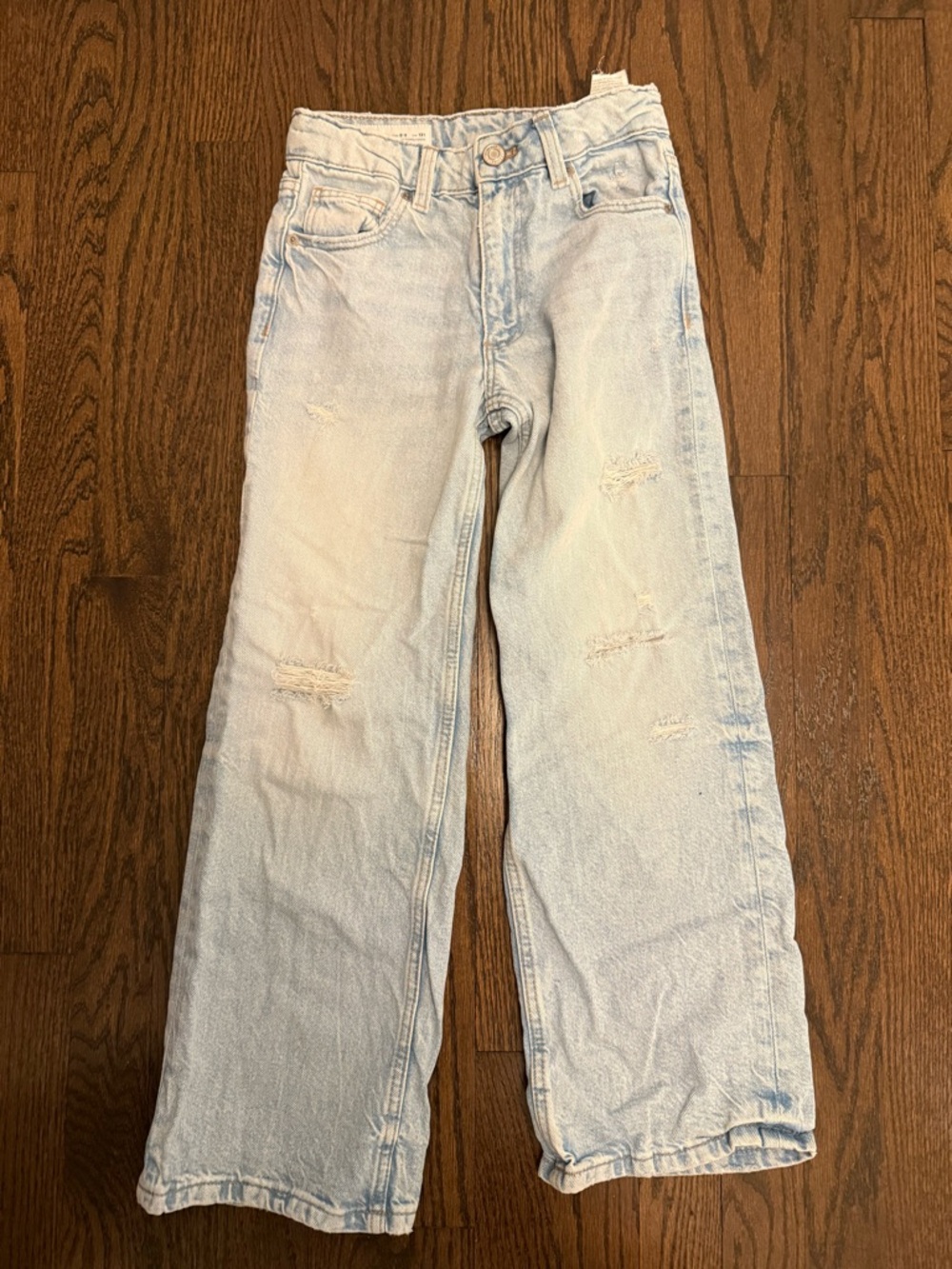 Girls Zara  Light Wash Distressed Jeans - size 8/9